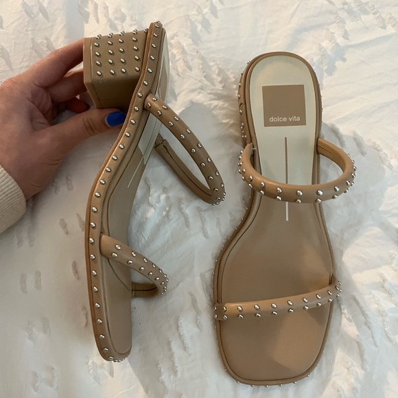 Dolce Vita Studded Heel - Picture 4 of 6